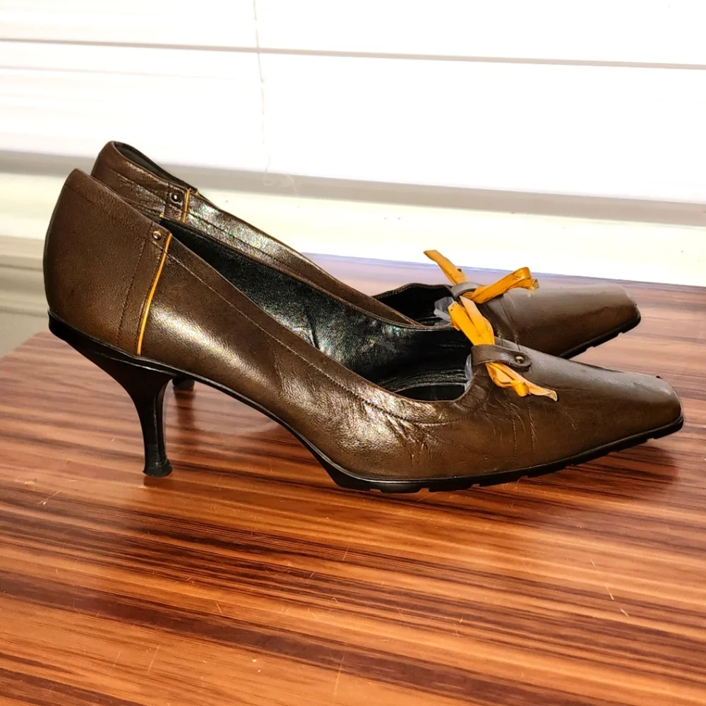 Prada Heels Super cute ๐ - Picture 3 of 9